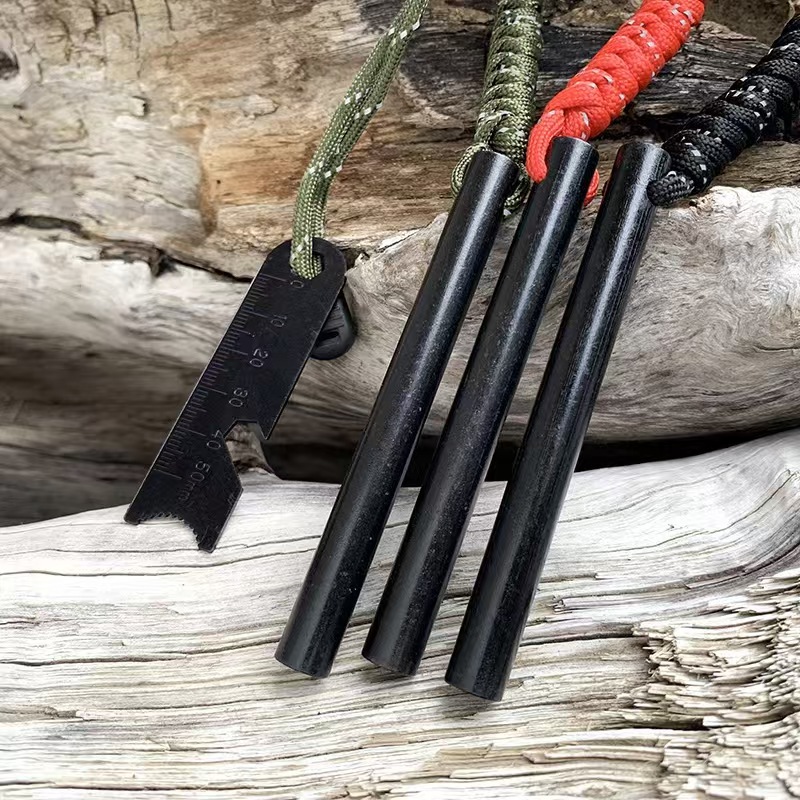 アウトドアサバイバルファイヤースターター多機能フェロセリウム - Ferro Rod Striker のレビューと価格