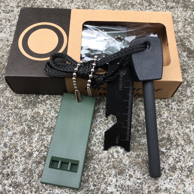 アウトドアサバイバルファイヤースターターキット、フェロセリウ - Ferro Rod Striker のレビューと価格