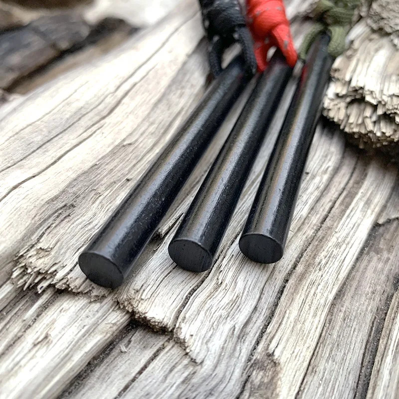 Bear Grylls Fire Starter Outdo - Ferro Rod Striker のレビューと価格