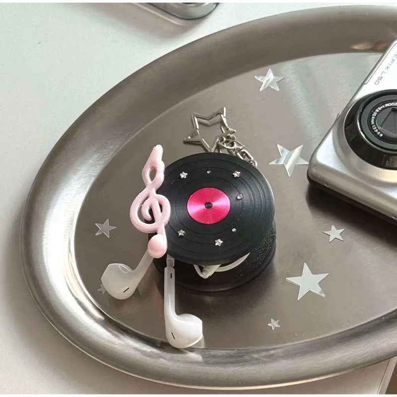 韓国レトロビニールレコード型ヘッドホンケーブルオーガナイザー - Cable Winder Keychain のレビューと価格